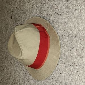Tan hat